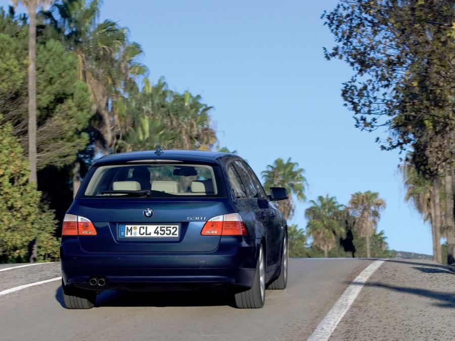  BMW 530i Touring 2007 года  (фото 31 из 46)